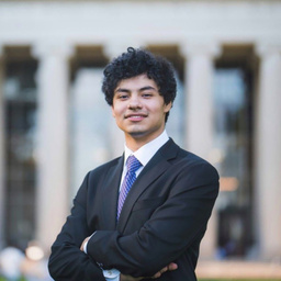 Portrait photo of Octavio Vega